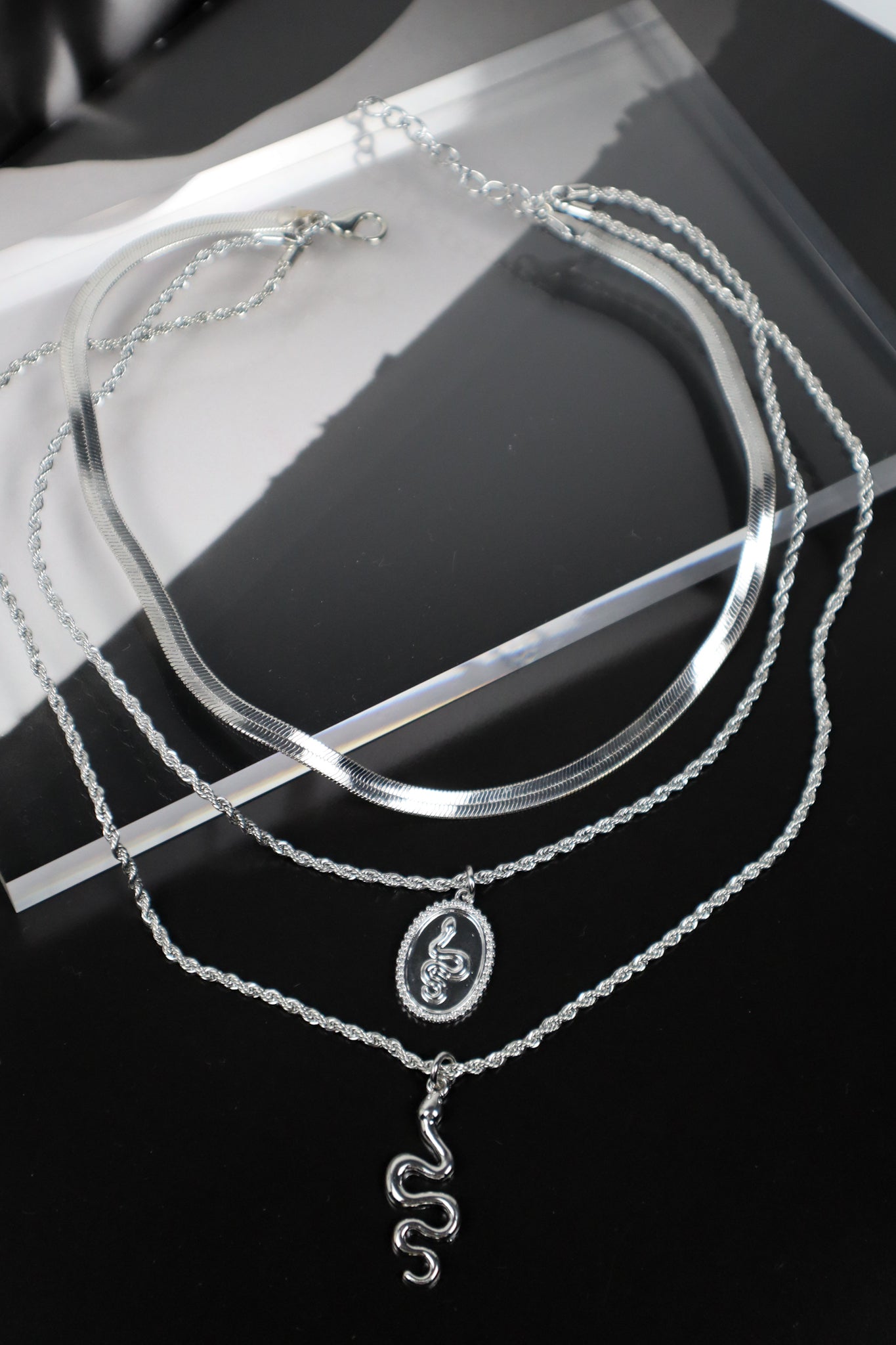 DOUBLE SNAKE LAYERED NECKLACE - SILVER